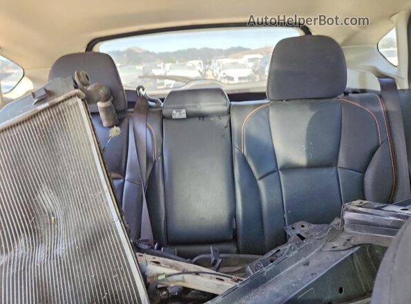 JF2GTAPC4L8239621 2020 SUBARU CROSSTREK White Հետևի նստատեղերի տեսք