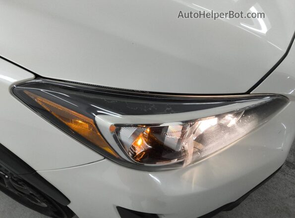JF2GTAPC5MH652777 2021 SUBARU CROSSTREK White 