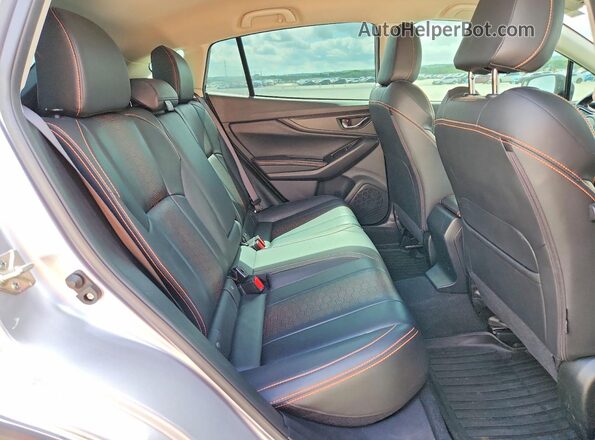 JF2GTHMC1N8249829 2022 SUBARU CROSSTREK Silver Rear interior view