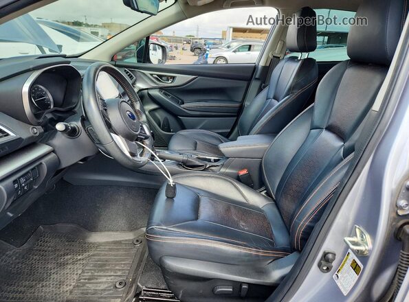 JF2GTHMC1N8249829 2022 SUBARU CROSSTREK Silver Front interior view