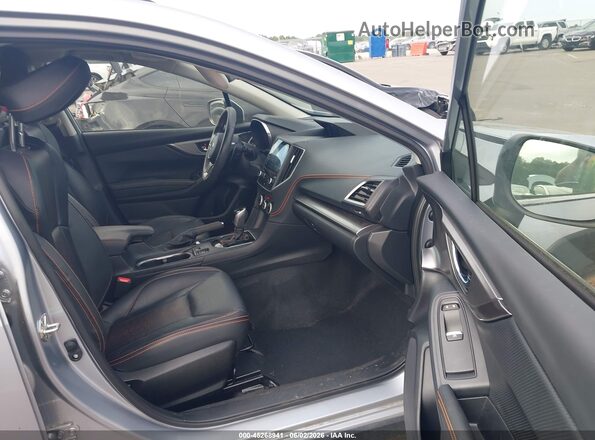JF2GTHMC8PH306126 2023 SUBARU CROSSTREK Серебряный Вид салона спереди