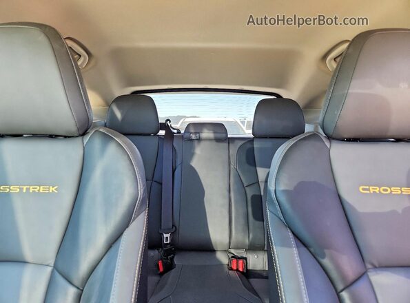 JF2GTHRC8NH270220 2022 SUBARU CROSSTREK Blue Rear seats view