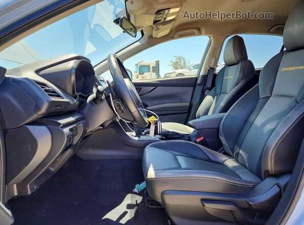 JF2GTHRC8NH270220 2022 SUBARU CROSSTREK Blue Front interior view