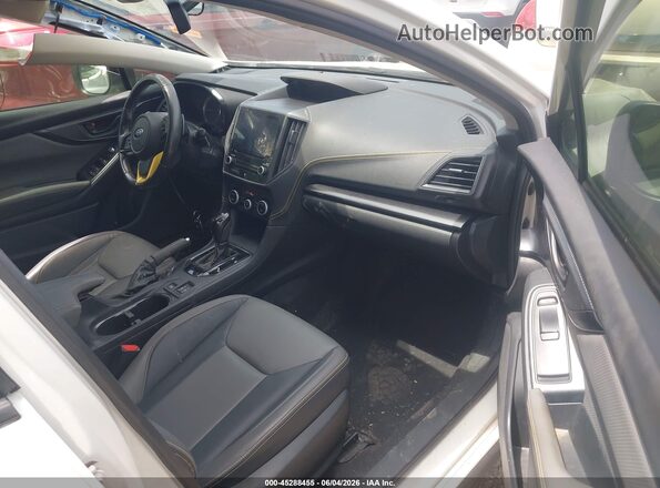 JF2GTHSC0MH206259 2021 SUBARU CROSSTREK White Front interior view