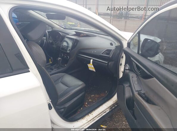 JF2GTHSC5NH216481 2022 SUBARU CROSSTREK White Front interior view