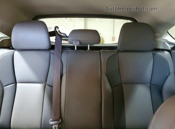 JF2GTHSC9MH261129 2021 SUBARU CROSSTREK Silver Widok tylnych siedzeń