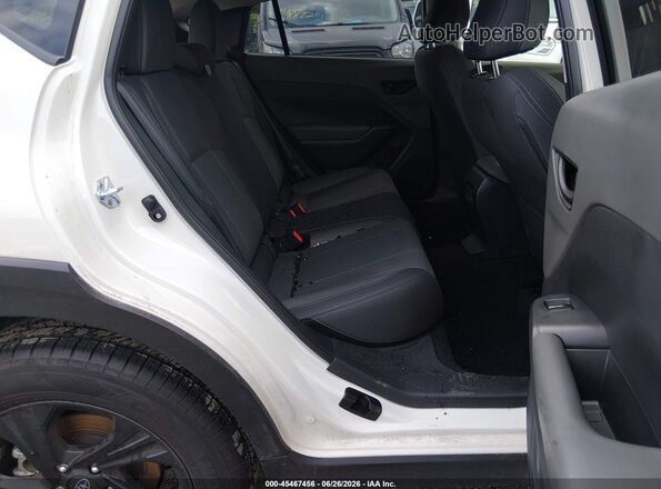 JF2GUABC7S8331518 2025 SUBARU CROSSTREK White Widok naklejki z numerem VIN