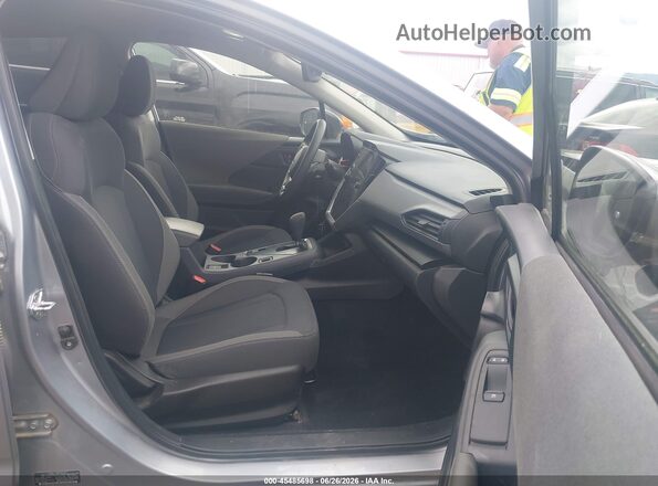JF2GUHDC4S8222648 2025 SUBARU CROSSTREK Silver Սալոնի դիմացի տեսք