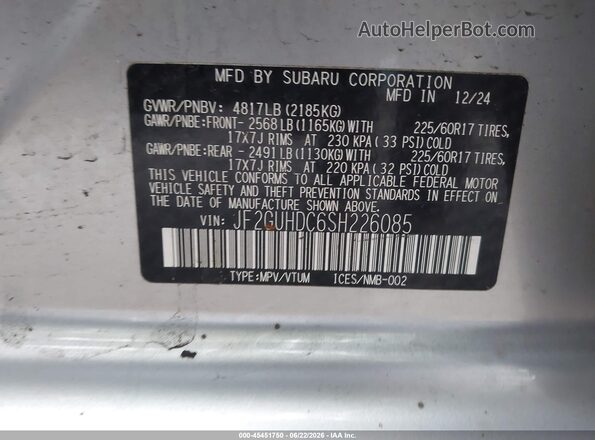 JF2GUHDC6SH226085 2025 SUBARU CROSSTREK Silver Vista del compartimento del motor