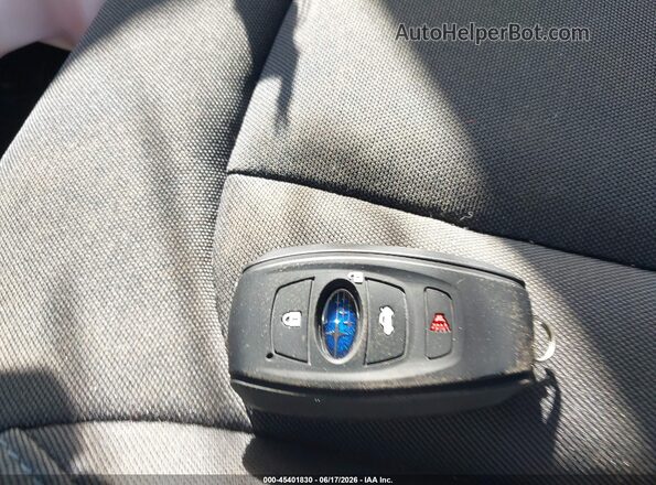 JF2GUHDC7S8260438 2025 SUBARU CROSSTREK Silver Vista del salpicadero
