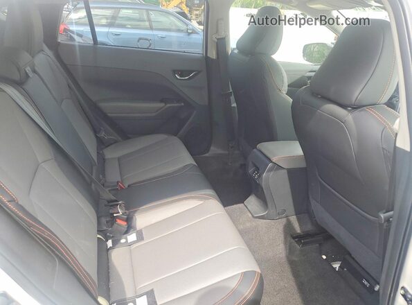 JF2GUSND8T8210072 2026 SUBARU CROSSTREK White Widok wnętrza z tyłu