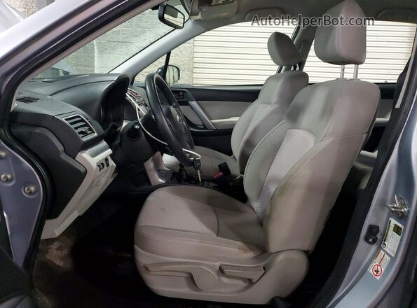 JF2SJAAC4GG452623 2016 SUBARU FORESTER Silver Front interior view