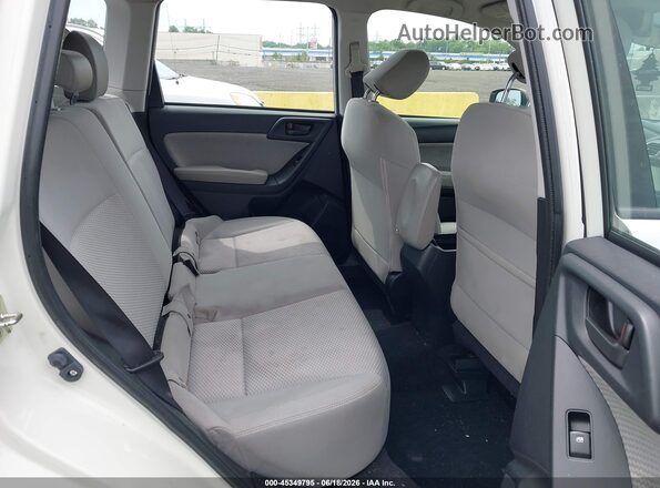 JF2SJAAC4JH542128 2018 SUBARU FORESTER White VIN კოდის სტიკერის ხედი