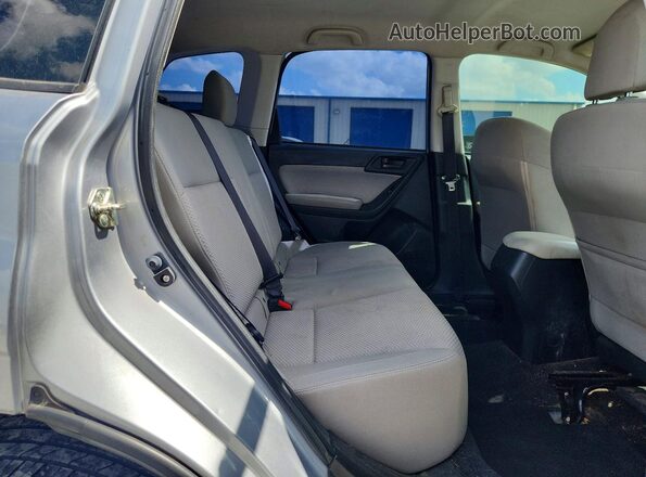 JF2SJABC1HH810318 2017 SUBARU FORESTER Серебряный Вид задней части салона