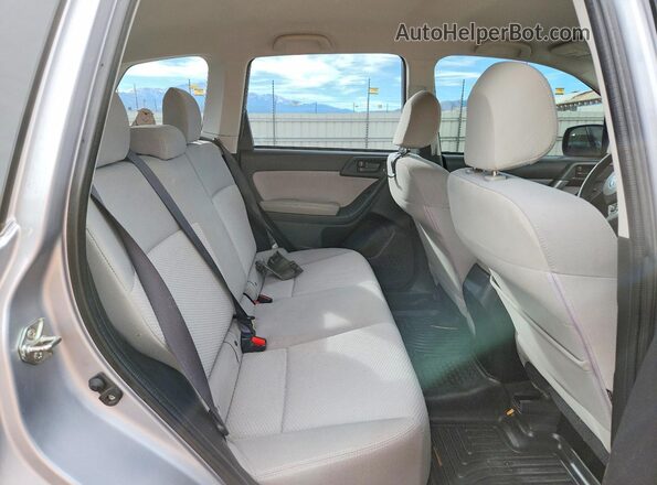 JF2SJABC5GH505337 2016 SUBARU FORESTER Silver Widok tylnych siedzeń