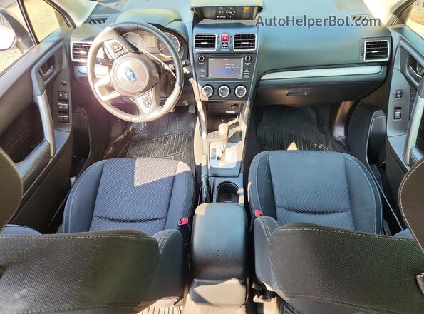 JF2SJABC7HH498523 2017 SUBARU FORESTER Silver Vista del salpicadero