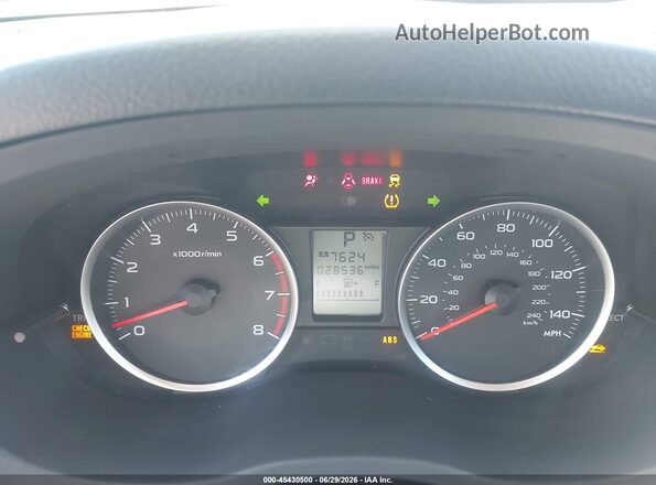 JF2SJABC7JH604068 2018 SUBARU FORESTER White Հետևի նստատեղերի տեսք