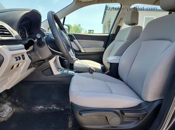 JF2SJABC9JH536159 2018 SUBARU FORESTER Gray Вид салону спереду