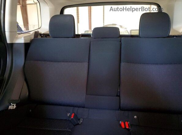 JF2SJADC2GH450973 2016 SUBARU FORESTER Silver Rear seats view
