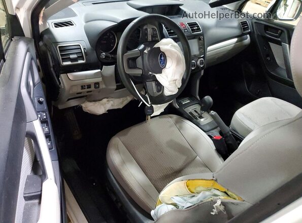 JF2SJAEC0JH491091 2018 SUBARU FORESTER White Առջևի վահանակի տեսք