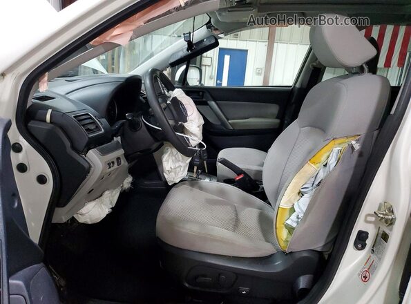 JF2SJAEC0JH491091 2018 SUBARU FORESTER White Սալոնի դիմացի տեսք