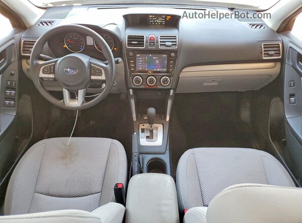 JF2SJAEC1HH472561 2017 SUBARU FORESTER Серебряный Вид панели приборов
