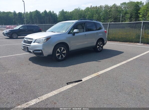 JF2SJAEC2JH532725 2018 SUBARU FORESTER Серебряный Передняя левая четверть
