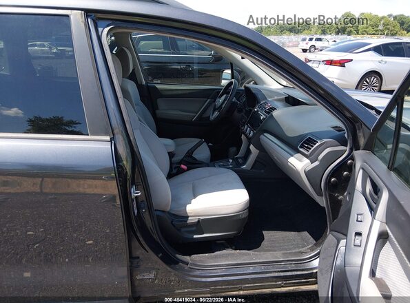 JF2SJAEC4HH523275 2017 SUBARU FORESTER Gray Front interior view