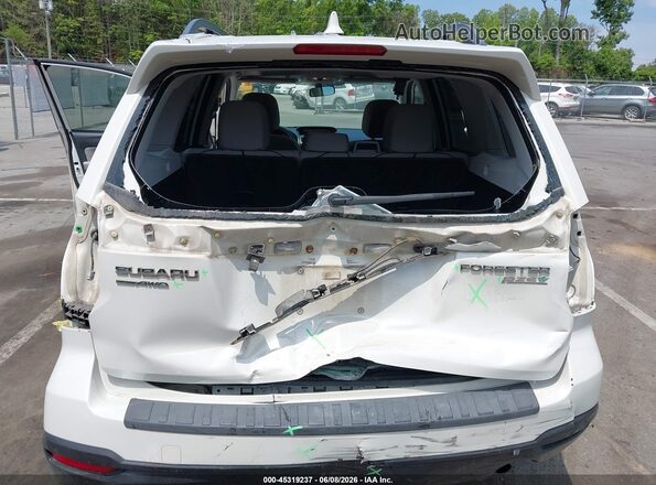 JF2SJAEC5HH441085 2017 SUBARU FORESTER White Front view