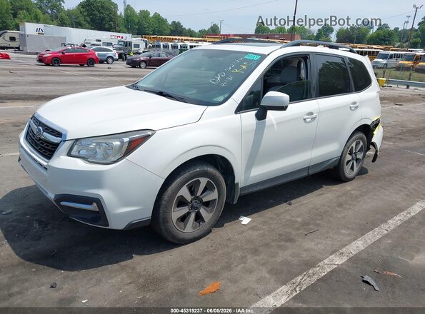 JF2SJAEC5HH441085 2017 SUBARU FORESTER White Front left