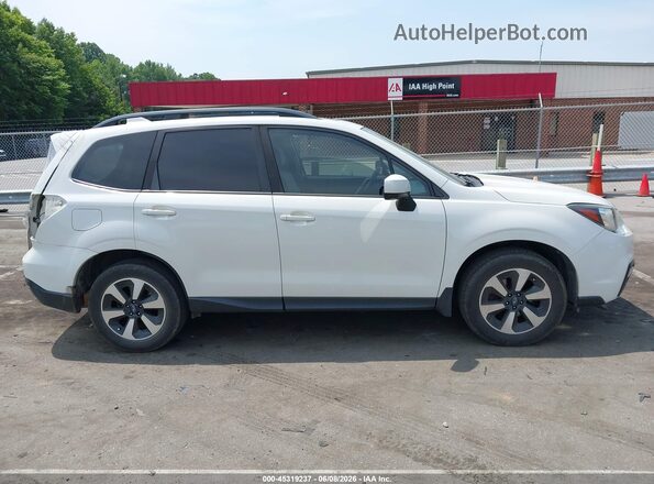 JF2SJAEC5HH441085 2017 SUBARU FORESTER White 360 interior view