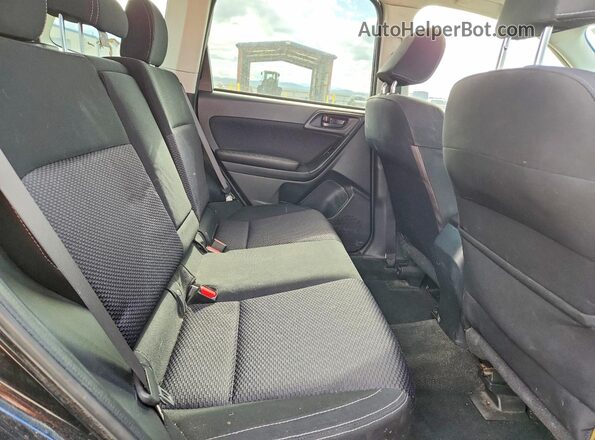 JF2SJAEC5HH521843 2017 SUBARU FORESTER Black Вид задніх сидінь