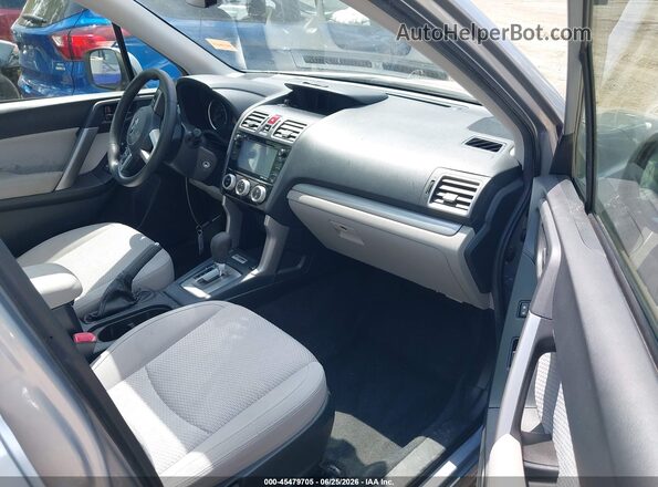 JF2SJAEC6HH408502 2017 SUBARU FORESTER Серебряный Вид салона спереди