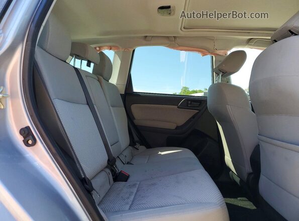 JF2SJAEC6HH486021 2017 SUBARU FORESTER Silver Вид задньої частини салону