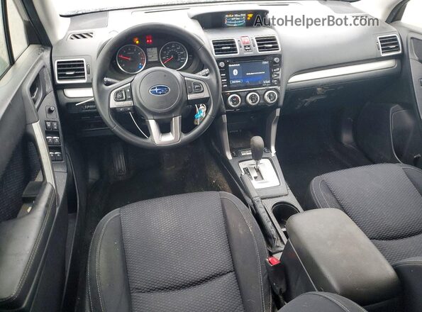 JF2SJAEC7JH416632 2018 SUBARU FORESTER Silver 