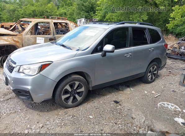 JF2SJAEC7JH593584 2018 SUBARU FORESTER Silver Vista tres cuartos delantera izquierda