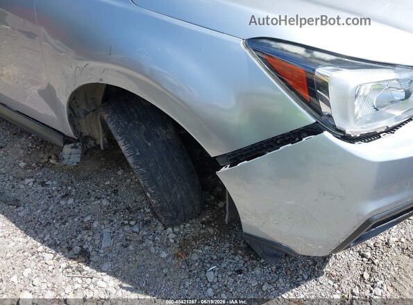 JF2SJAEC7JH593584 2018 SUBARU FORESTER Silver Vista frontal