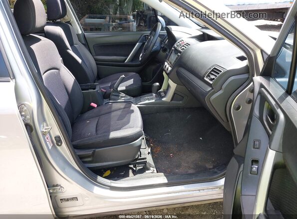 JF2SJAEC7JH593584 2018 SUBARU FORESTER Silver Vista interior delantera