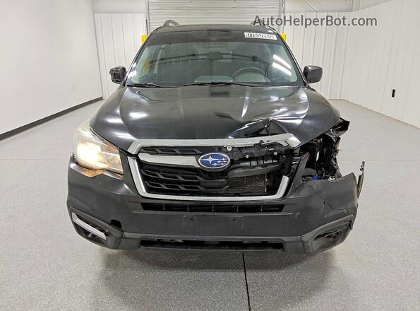 JF2SJAEC8JH459652 2018 SUBARU FORESTER Black Դիմացի տեսք