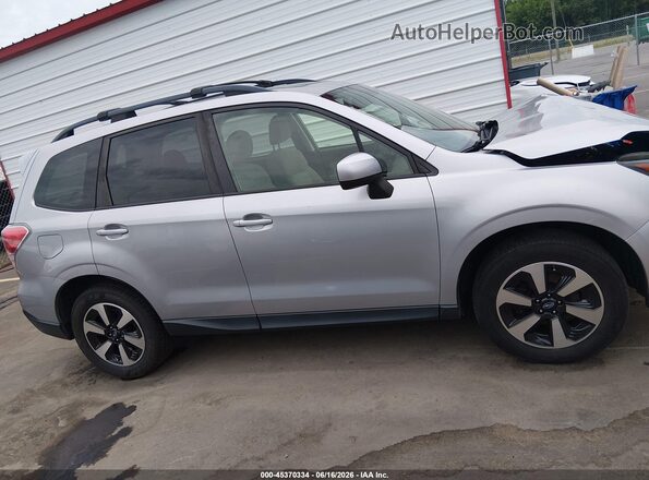 JF2SJAECXHH405750 2017 SUBARU FORESTER Silver Вид задньої частини салону