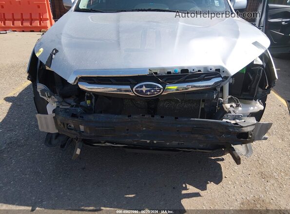 JF2SJAECXJH540958 2018 SUBARU FORESTER Silver Front view