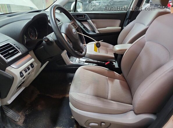 JF2SJAFC7GH556655 2016 SUBARU FORESTER White Front interior view