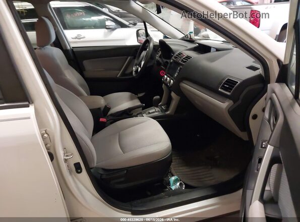 JF2SJAGC2JH495639 2018 SUBARU FORESTER White Widok wnętrza z przodu