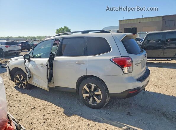 JF2SJAGC3HH513656 2017 SUBARU FORESTER White 