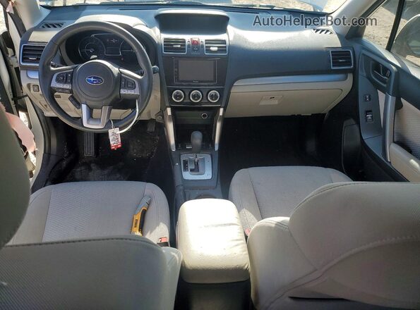 JF2SJAGC3HH513656 2017 SUBARU FORESTER White 