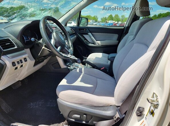 JF2SJAGC3JH495214 2018 SUBARU FORESTER Белый Вид салона спереди