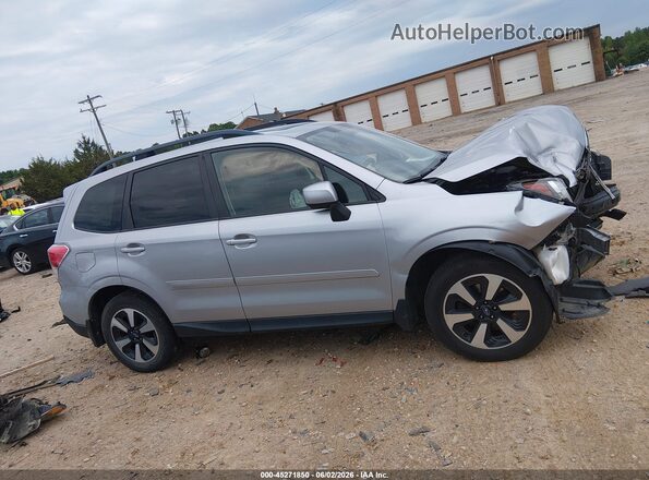 JF2SJAGC6HH422770 2017 SUBARU FORESTER Silver უკანა სალონის ხედი