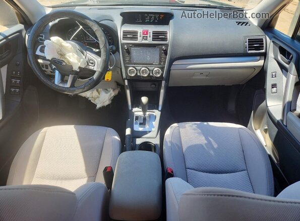 JF2SJAGC7HH579255 2017 SUBARU FORESTER Серый Вид панели приборов