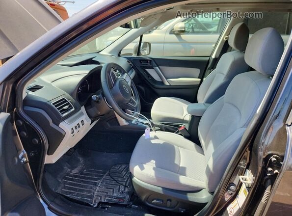 JF2SJAGC9HH514858 2017 SUBARU FORESTER Угольный Вид салона спереди