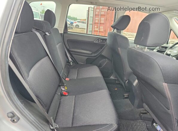 JF2SJAGCXJH558700 2018 SUBARU FORESTER Silver Вид задніх сидінь